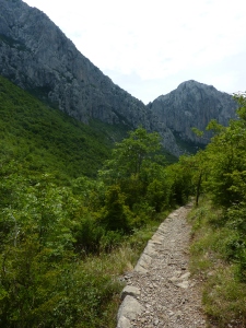 Walking to the Cave Manita peć